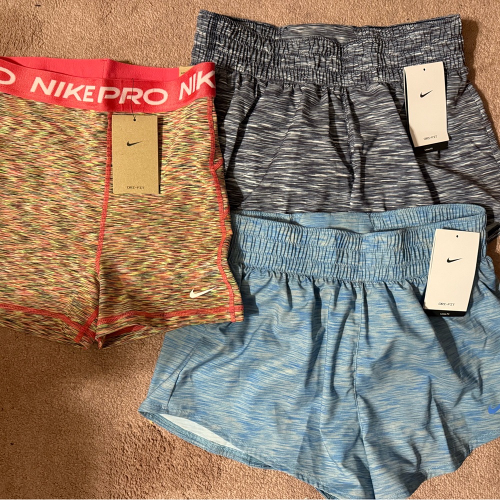 Nike Women’s Small NEW 3 Pairs Shorts Nike Pro Spandex